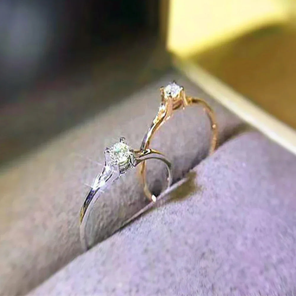 Minimalist Cubic Zirconia Wedding Ring - Lumière